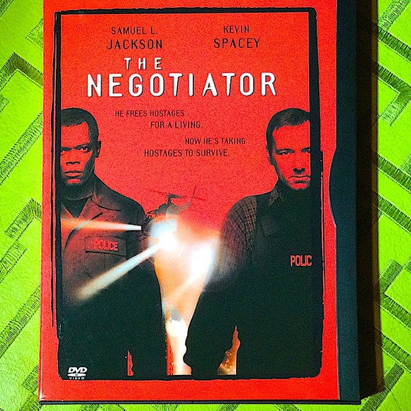 The Negotiator DVDf - Picture 4 of 4
